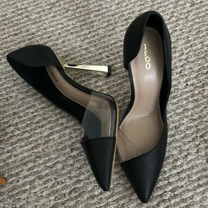 Aldo Pumps with gold heel brand new